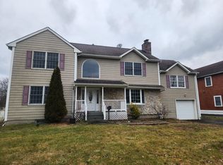 272 Madison Hill Rd, Clark, NJ 07066
