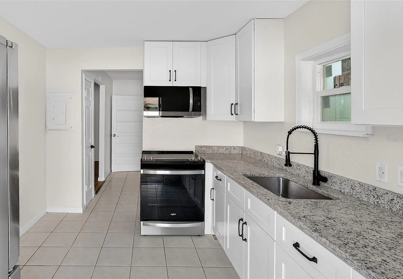 2 bed, 957 sqft, $1,850 — Photo 3