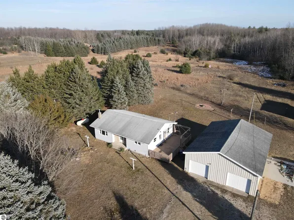 9147 Shippy Rd SW, Fife Lake, MI 49633