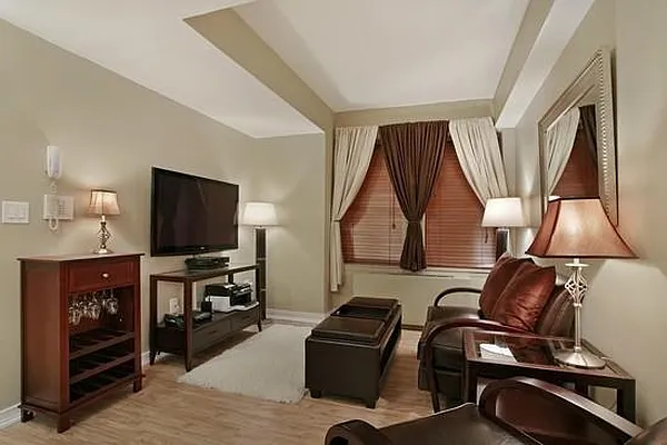 Rented by R New York | media 67