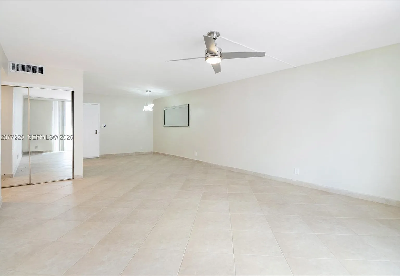 Gateway House Condo - Nor — Photo 3