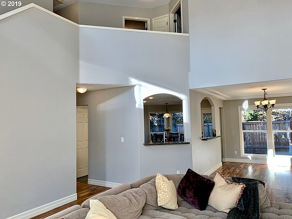 5th image of 15514 NE 13th Way