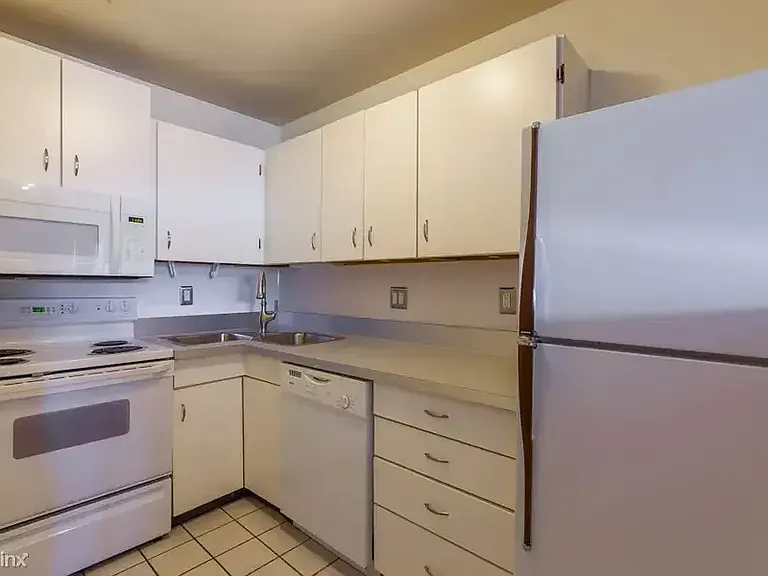 1224 Washtenaw Ct #10 — Photo 7