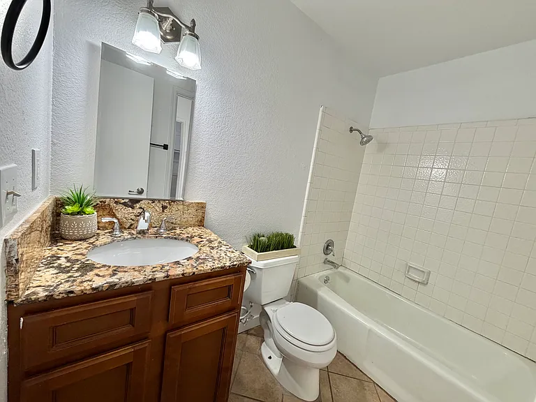 765 N Arrowhead Dr #2 — Photo 27