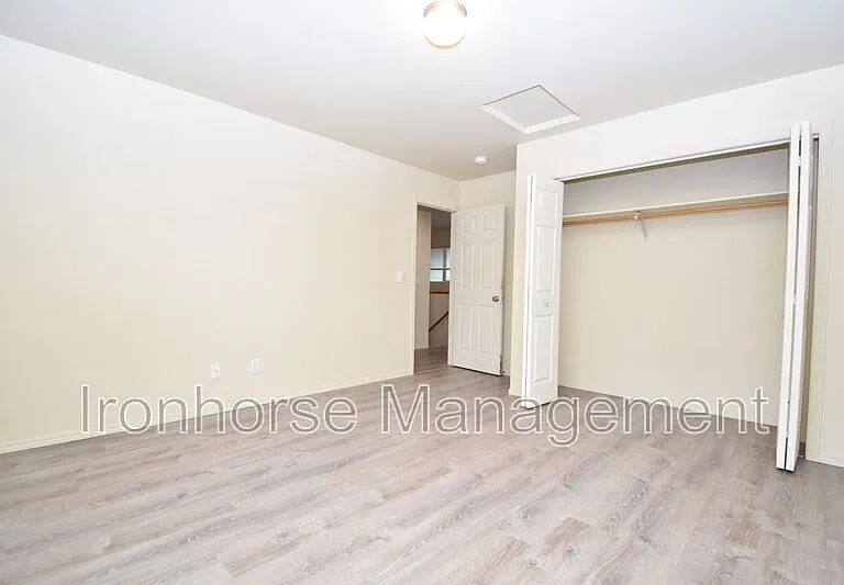 509 N Hunters Way — Photo 11