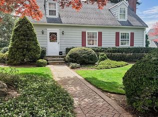 60 Cleveland Rd, Caldwell, NJ 07006