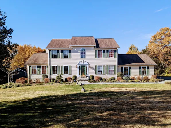 76 Bonnie Vu Lane, New Milford, CT 06776