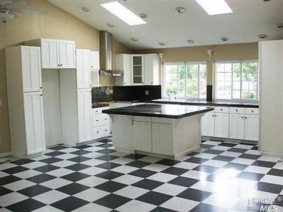 3rd image of 3553 Astoria Cir