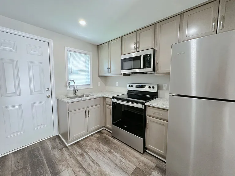 409 Price Ave #A — Photo 4