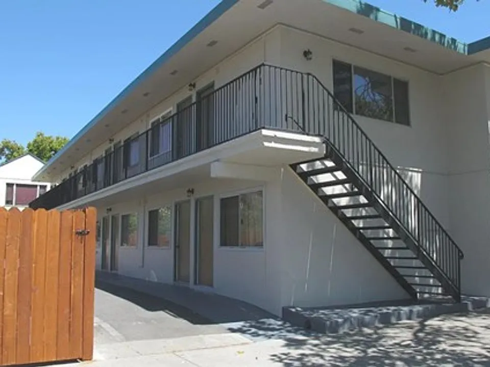 1213 San Pablo Ave #103