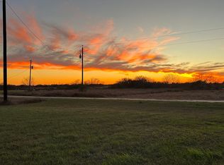 117 Dog Fish Dr, Palacios, TX 77465