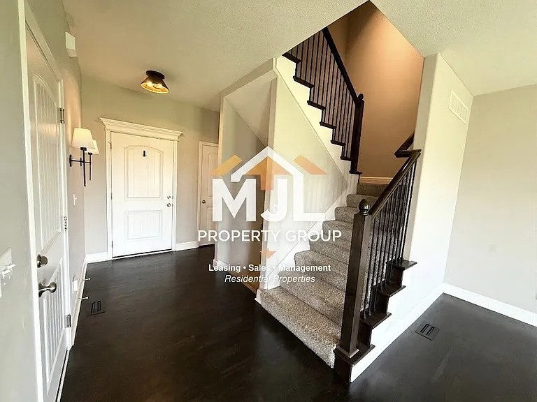 1505 Shane Ln — Photo 3