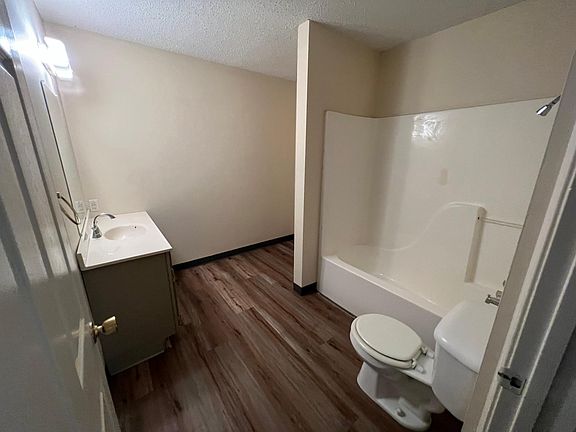 5th image of 1000 N Red St #20