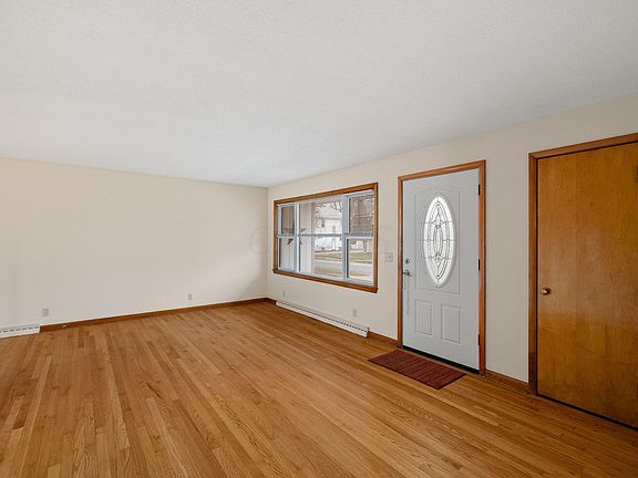 3rd image of 1029 S East St