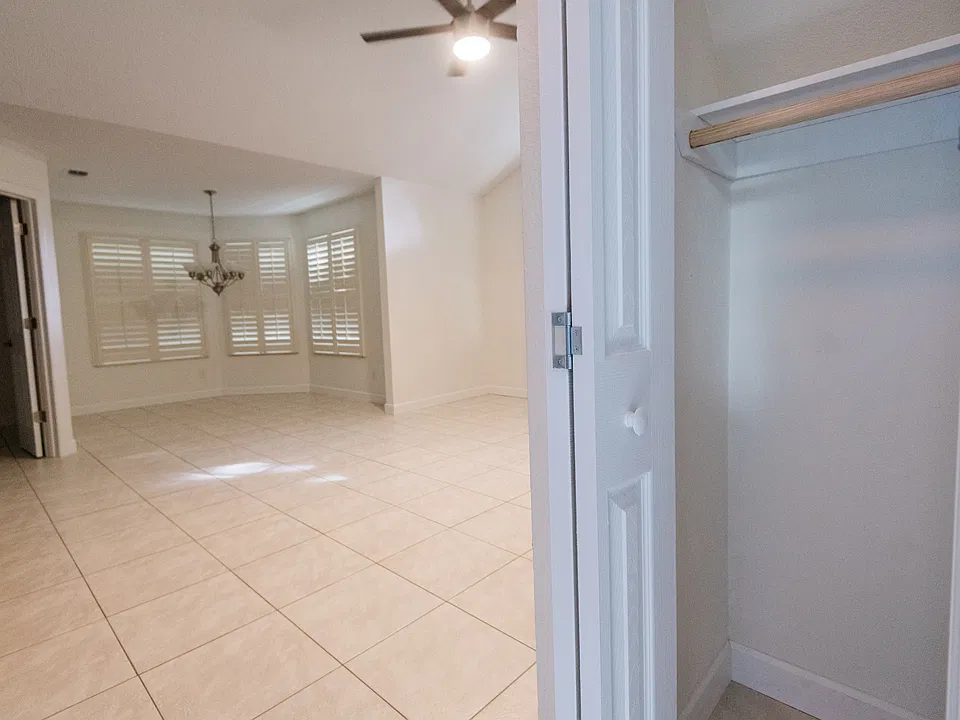 Entry w/ Small Front Closet