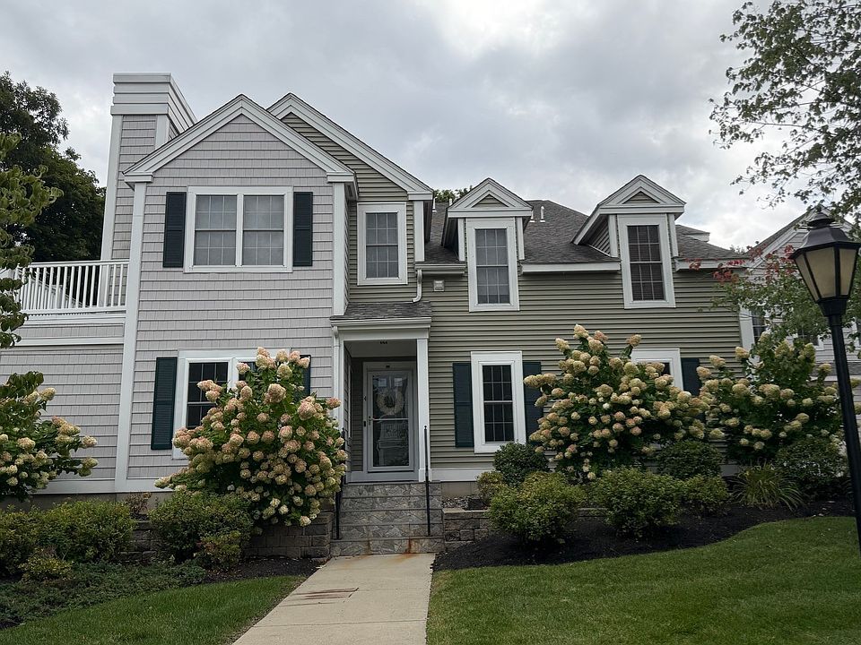 1st image of 4 Village Dr #4