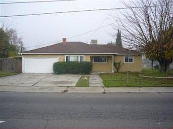 1st image of 2805 E Whitmore Ave
