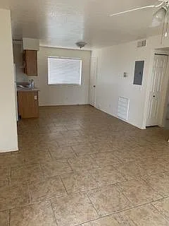 418 E Navajo Ave — Photo 4