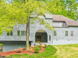 1112 W Outer Dr, Oak Ridge, TN 37830