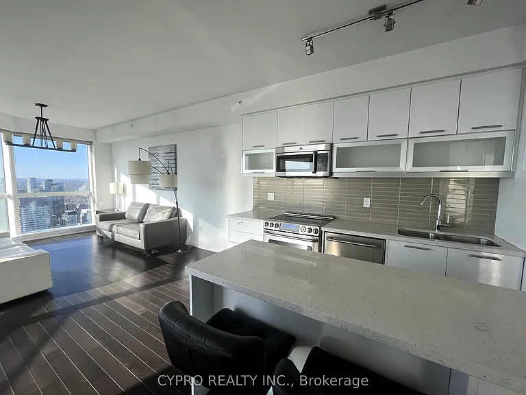 388 Yonge St #6516 — Photo 8
