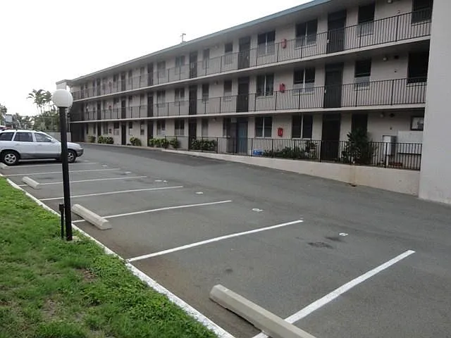 1 assigned uncovered parking stall. - 3370 Salt Lake Blvd #203