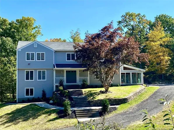 18 Lisa Drive, Oxford, CT 06478