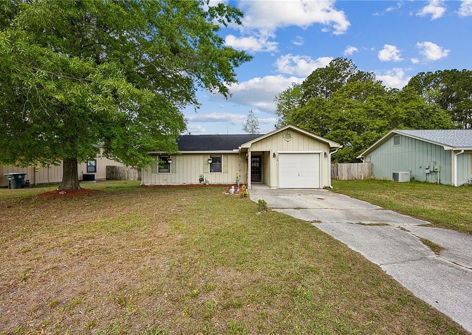 1st image of 118 Greenacre Cir N