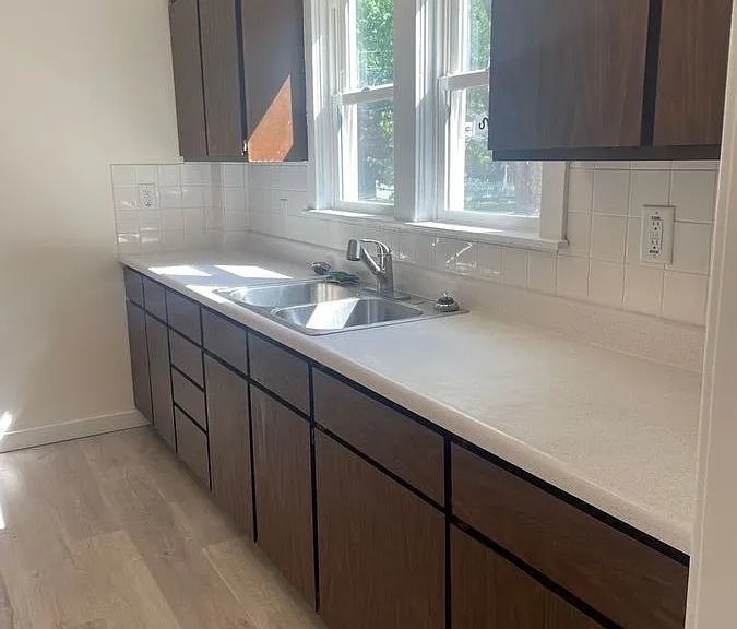 923 Court St #LOWER — Photo 6