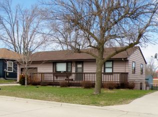 1704 4th Ave, Windom, MN 56101