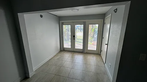 163 Breezeway Ct Photo 1