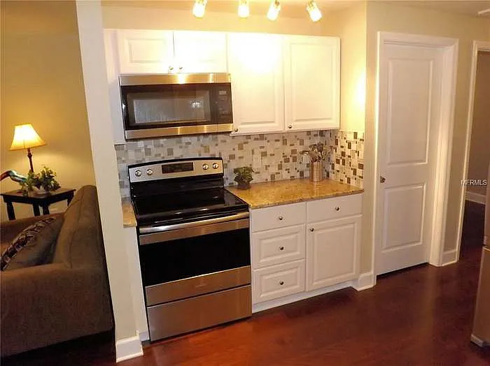 1 bed, 150 sqft, $850 — Photo 2