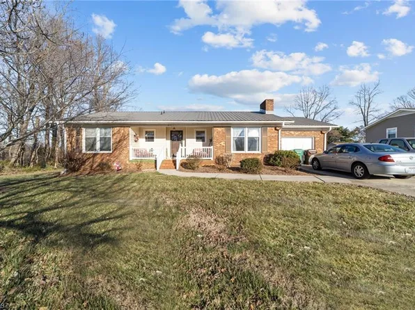 3856 Azalea Ln, Trinity, NC 27370