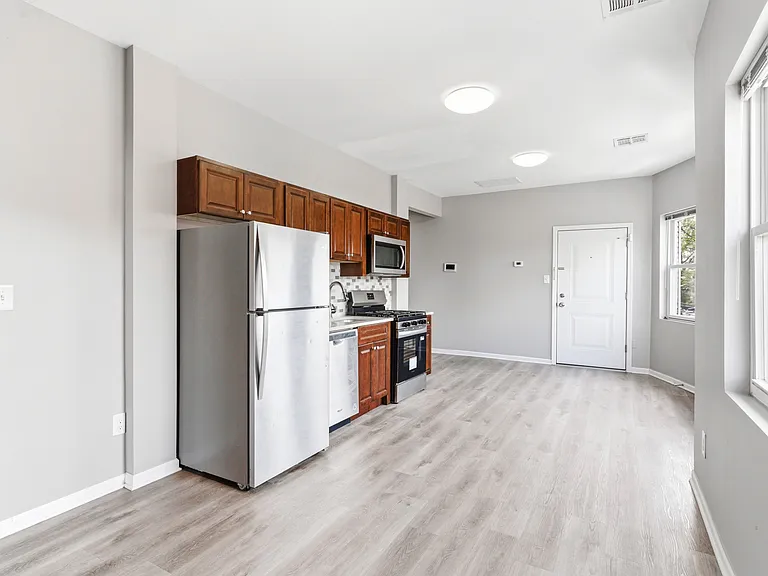 456 Avon Ave #3L — Photo 4