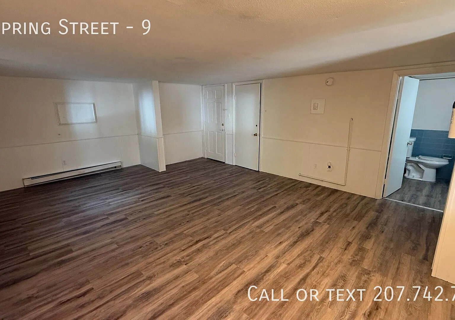 Studio Apartment, Walk to Downtown Newmarket, Onsite Parking and Laundry — Photo 3