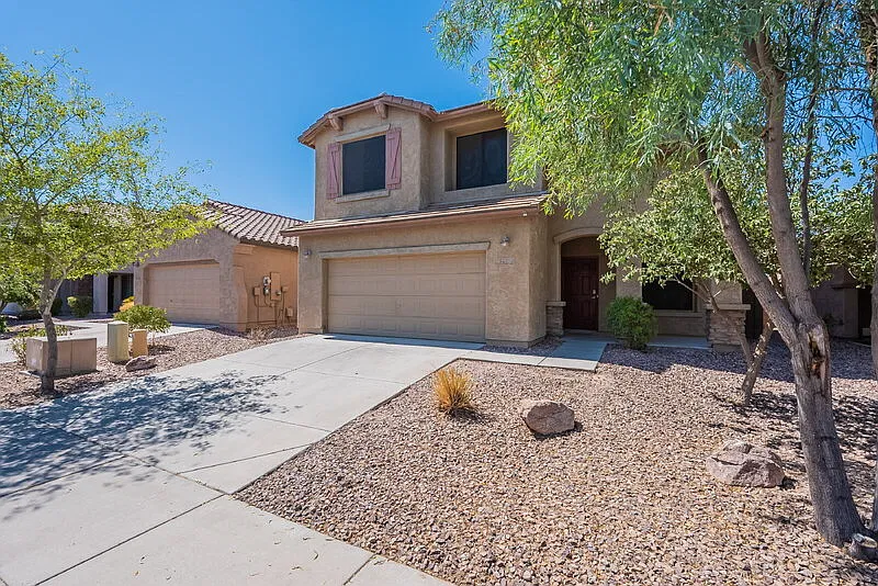 5 bed, 3.0 bath, 2268 sqft, $2,148 — Photo 2