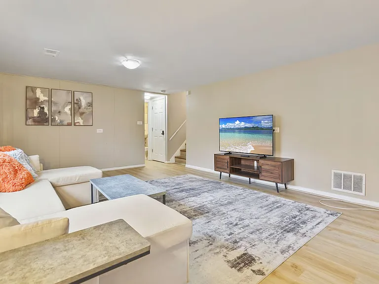 105 N Prindle Ave — Photo 21