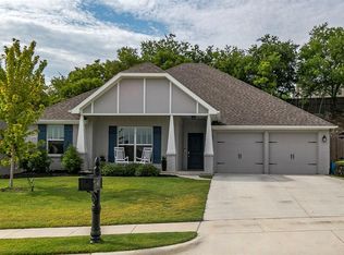 417 Inwood St, Benbrook, TX 76126