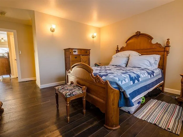 2121 Carrington Ct — Photo 10