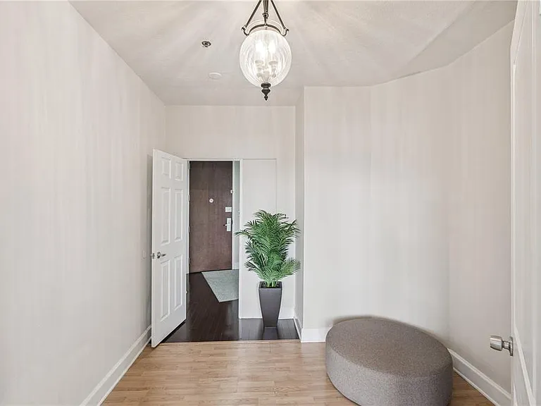 151 E Washington St #3A — Photo 8
