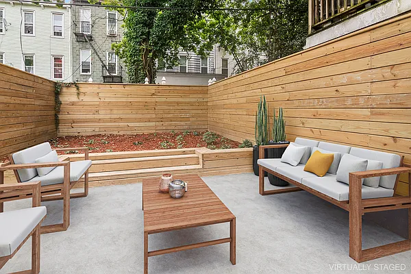 Rented by Compass | media 18