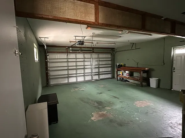 1470 Parkwood St — Photo 17