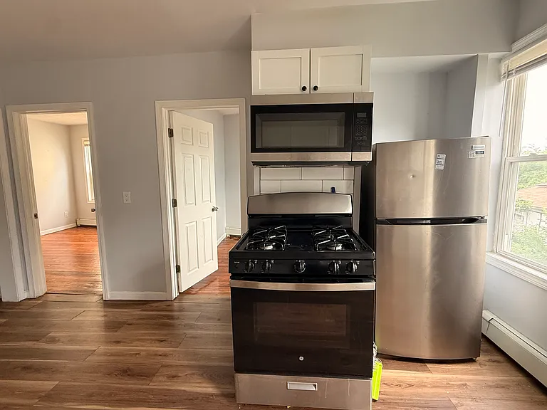 125 Knight St #5 — Photo 1
