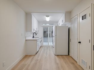 536 E Cypress Ave #102, Burbank, CA 91501