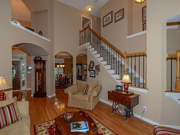 5th image of 1295 Lake Washington Cir
