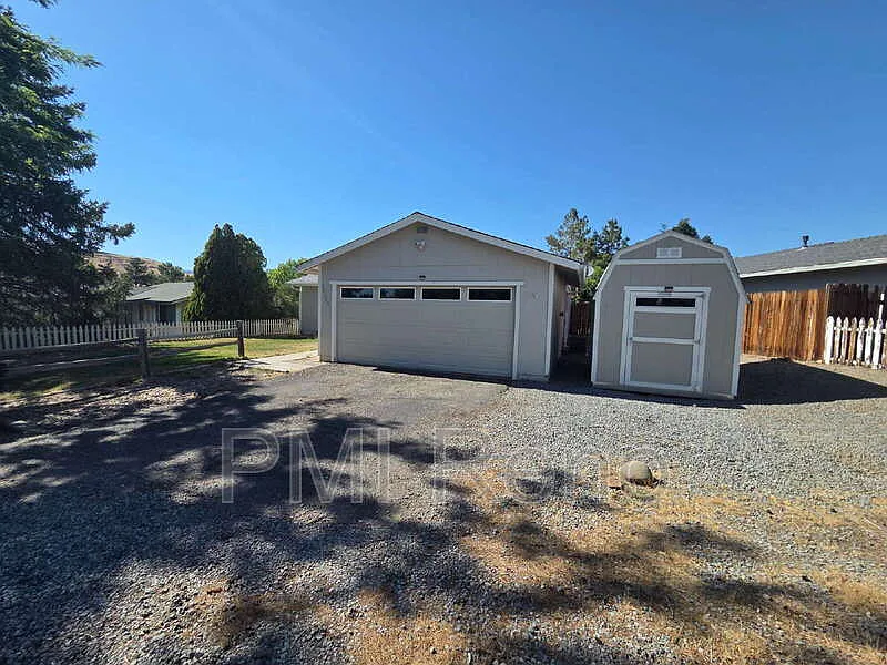 2 bed, 2.0 bath, 993 sqft, $2,531 — Photo 2