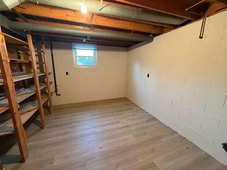 72 Hudson Ave — Photo 10