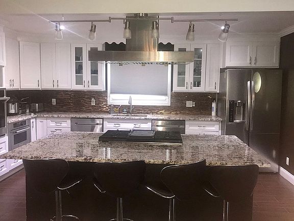 Entertainers Dream Kitchen