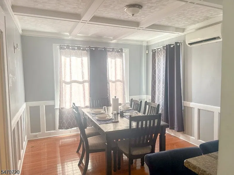 3 bed, 1.5 bath, $2,800 — Photo 3