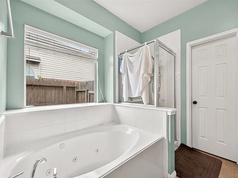 2910 Barton Meadow Ln — Photo 37