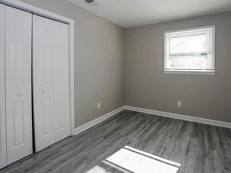 251 Anderson Dr — Photo 13